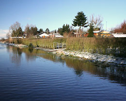 Brabrandstien, udfor S�vej, en meget v�d dag i januar 2007. Foto: Mads Bischoff